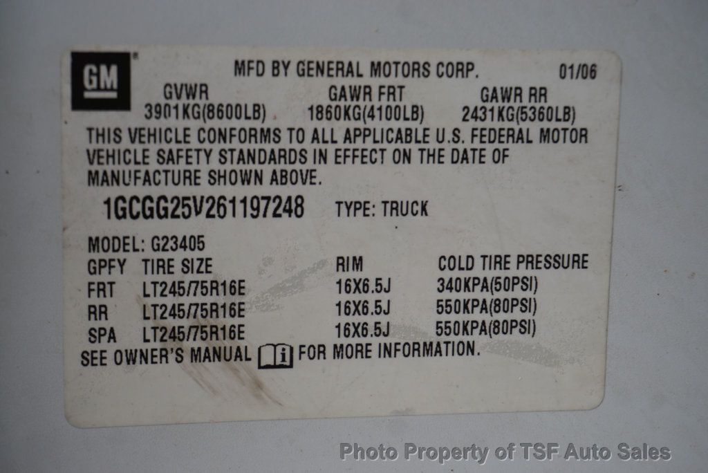 2006 Chevrolet Express Cargo Van 2500 135" WB RWD - 22949842 - 16