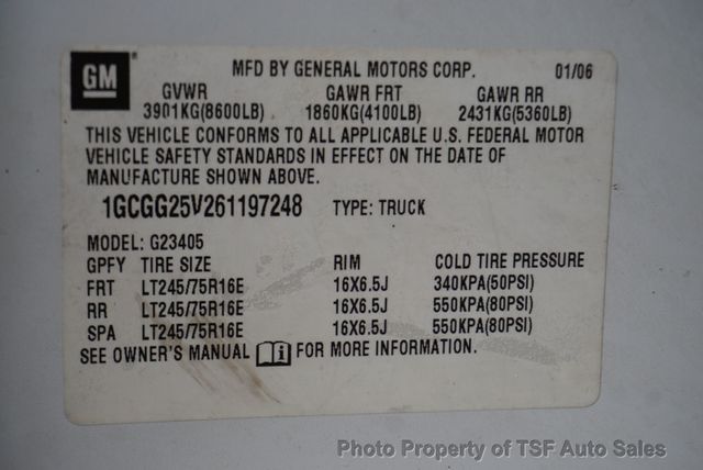 2006 Chevrolet Express Cargo Van 2500 135" WB RWD - 22949842 - 16