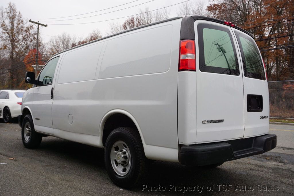 2006 Chevrolet Express Cargo Van 2500 135" WB RWD - 22949842 - 4