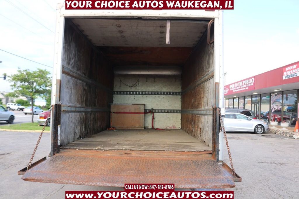 2006 Chevrolet Express Cutaway 3500 2dr Commercial/Cutaway/Chassis 139 177 in. WB - 21682437 - 9