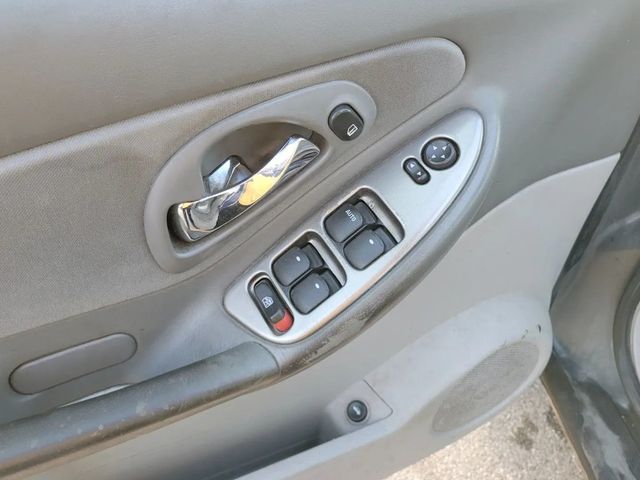 2006 Chevrolet Malibu LS Sedan 4D - 22948981 - 13