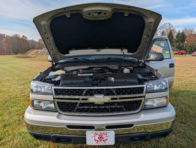2006 Chevrolet Silverado 1500 CLEAN CARFAX - 23097066 - 39