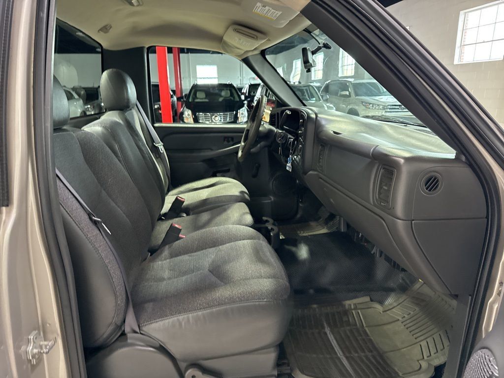 2006 Chevrolet Silverado 1500 Reg Cab 133.0" WB 2WD Work Truck - 23001881 - 18