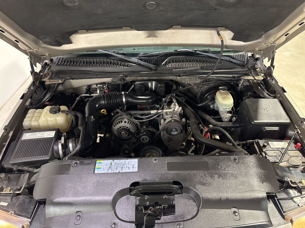 2006 Chevrolet Silverado 1500 Reg Cab 133.0" WB 2WD Work Truck - 23001881 - 22