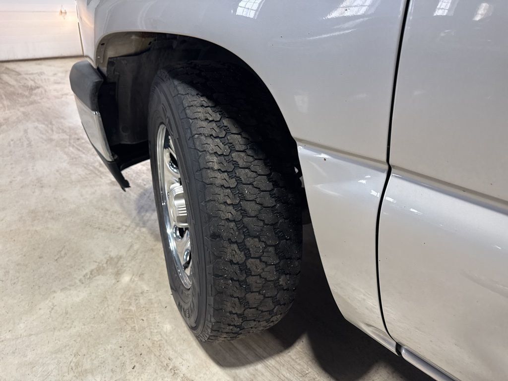 2006 Chevrolet Silverado 1500 Reg Cab 133.0" WB 2WD Work Truck - 23001881 - 2