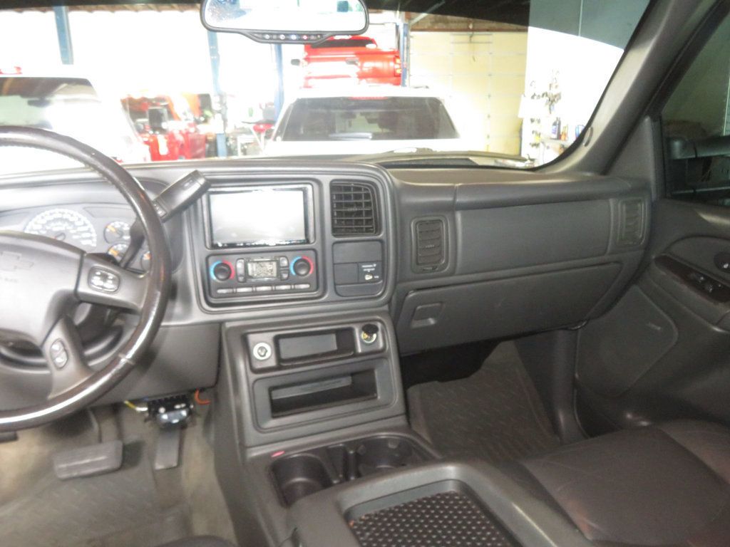 2006 Chevrolet Silverado 2500HD EXTRA CLEAN 6SPEED ALLISON TRANNY 4X4 DURAMAX LOW MILES DIESEL  - 23086162 - 32