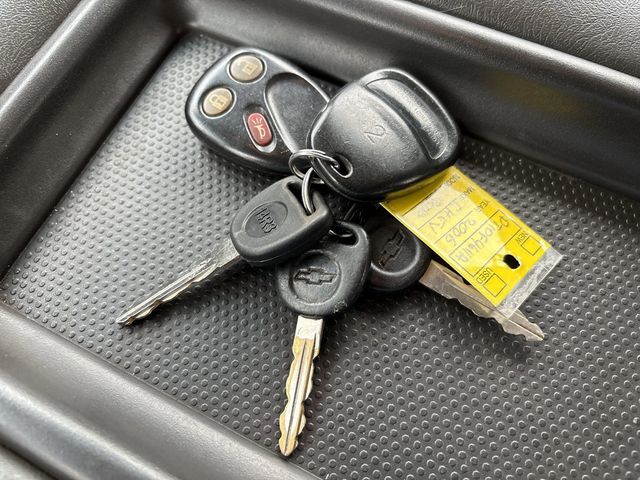 2006 Chevrolet Silverado 3500 Crew Cab 167" WB 4WD DRW LT1 - 22820990 - 25