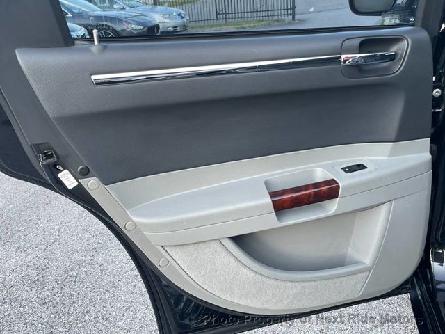 2006 Chrysler 300 2006 CHRYSLER 300C V8 5.7L 4D SEDAN SERVICED 615-730-9991 - 23043931 - 21