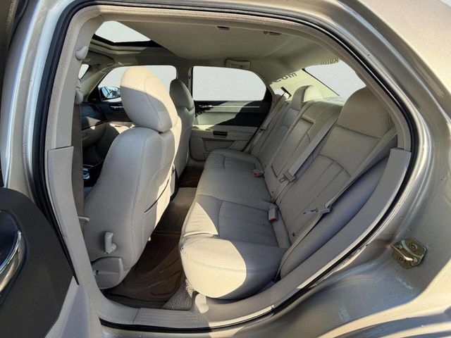 2006 Chrysler 300 4dr Sedan 300C - 22973762 - 18