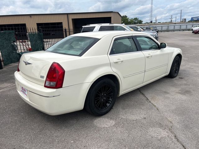 2006 Chrysler 300 4dr Sedan 300 Touring - 23041325 - 3