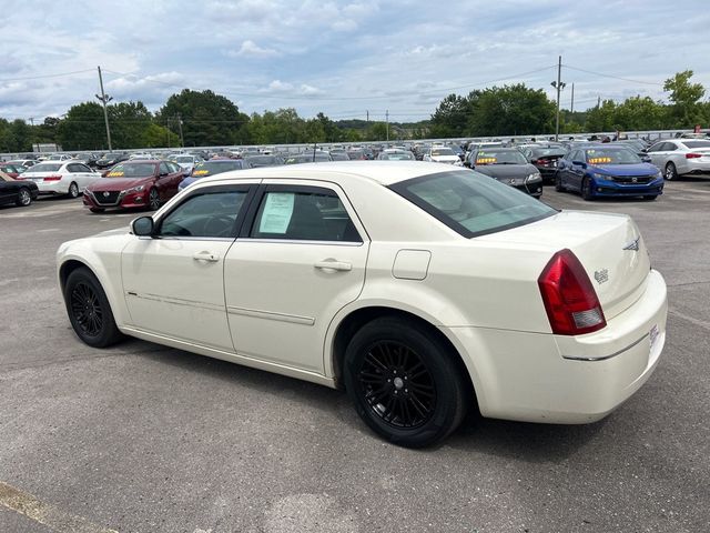 2006 Chrysler 300 4dr Sedan 300 Touring - 23041325 - 5
