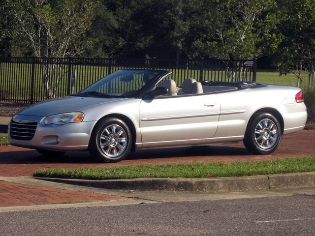 2006 Chrysler Sebring Limited photo 2