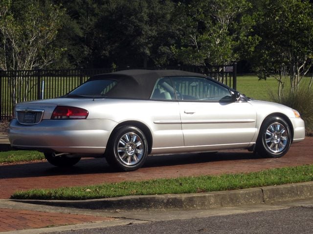 2006 Chrysler Sebring Limited photo 9