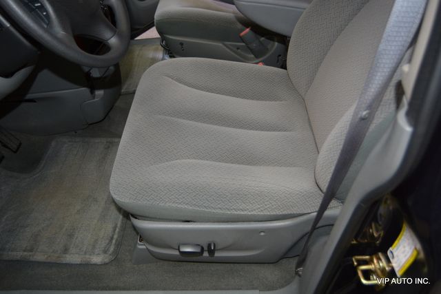 2006 Chrysler Town & Country SWB 4dr - 22999390 - 14
