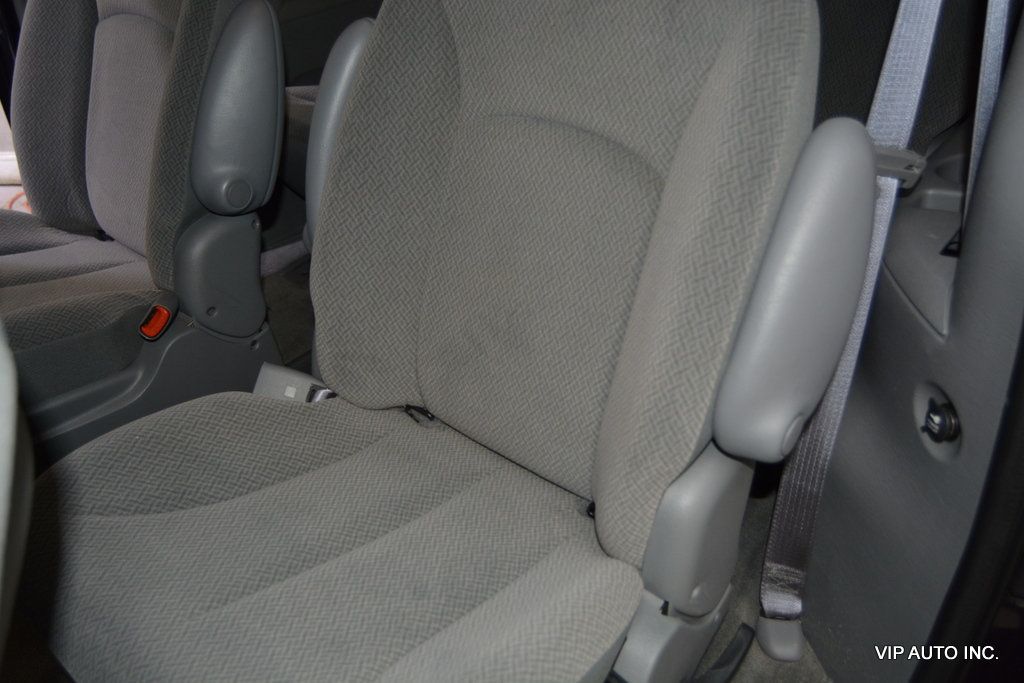2006 Chrysler Town & Country SWB 4dr - 22999390 - 20