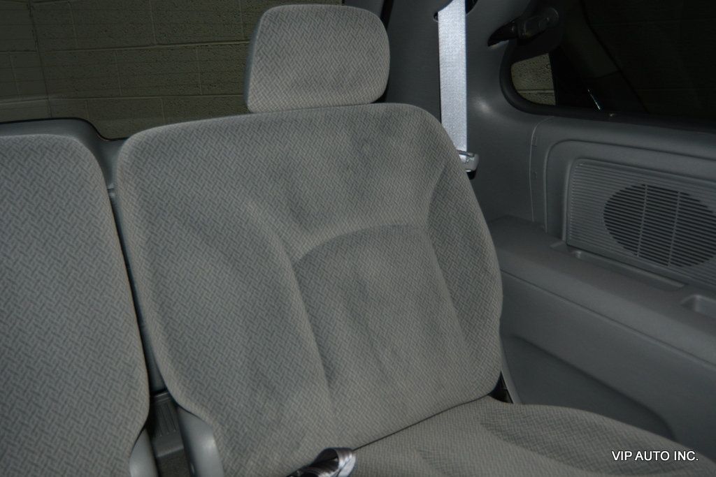 2006 Chrysler Town & Country SWB 4dr - 22999390 - 25