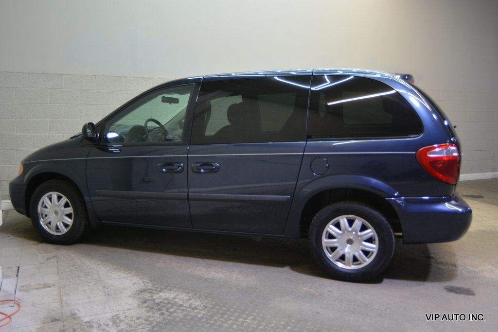 2006 Chrysler Town & Country SWB 4dr - 22999390 - 32
