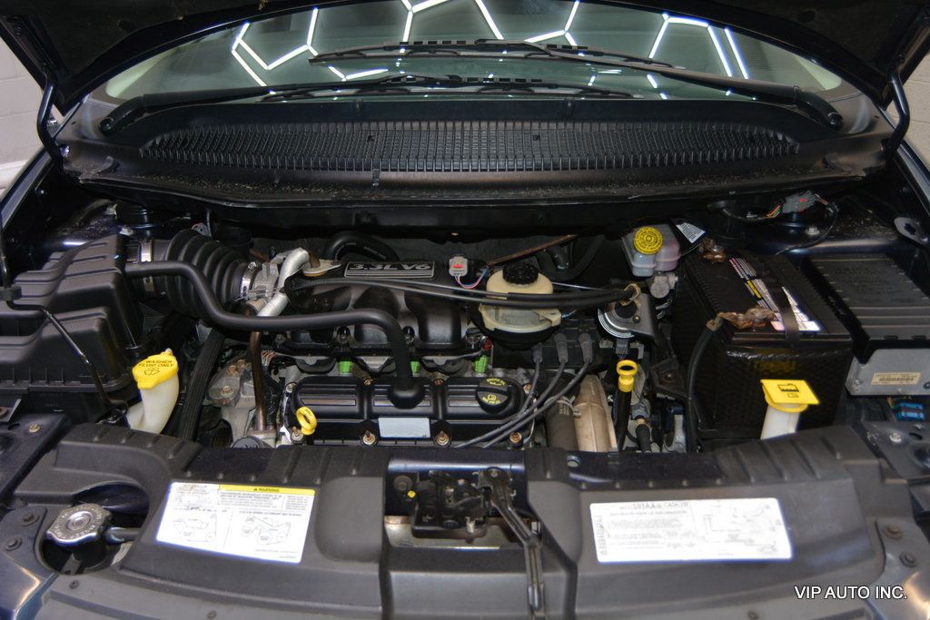 2006 Chrysler Town & Country SWB 4dr - 22999390 - 34