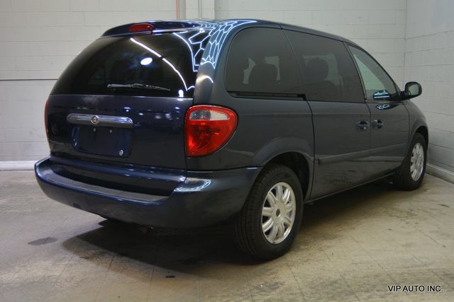 2006 Chrysler Town & Country SWB 4dr - 22999390 - 3