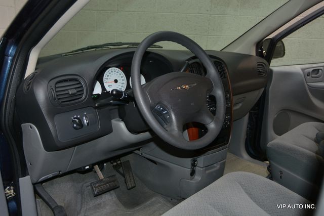 2006 Chrysler Town & Country SWB 4dr - 22999390 - 8