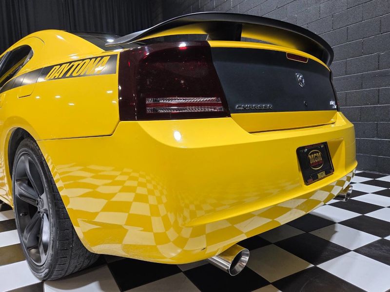 2006 Dodge Charger 4dr Sedan R/T RWD - 22974824 - 26