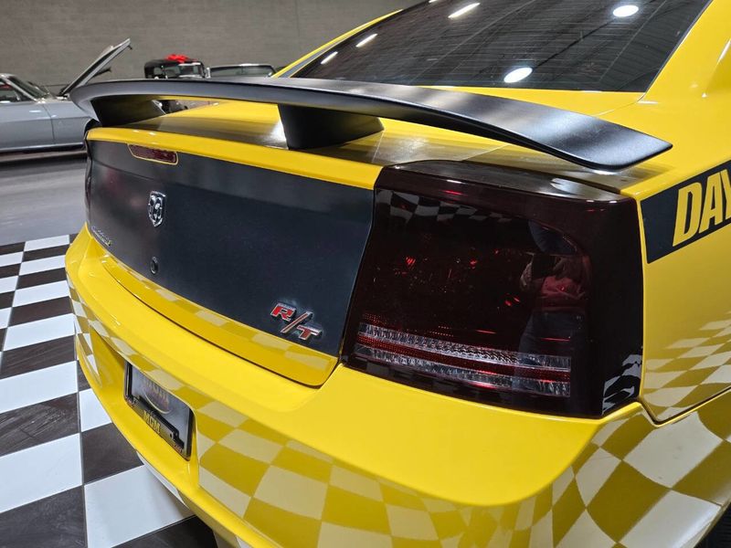 2006 Dodge Charger 4dr Sedan R/T RWD - 22974824 - 30