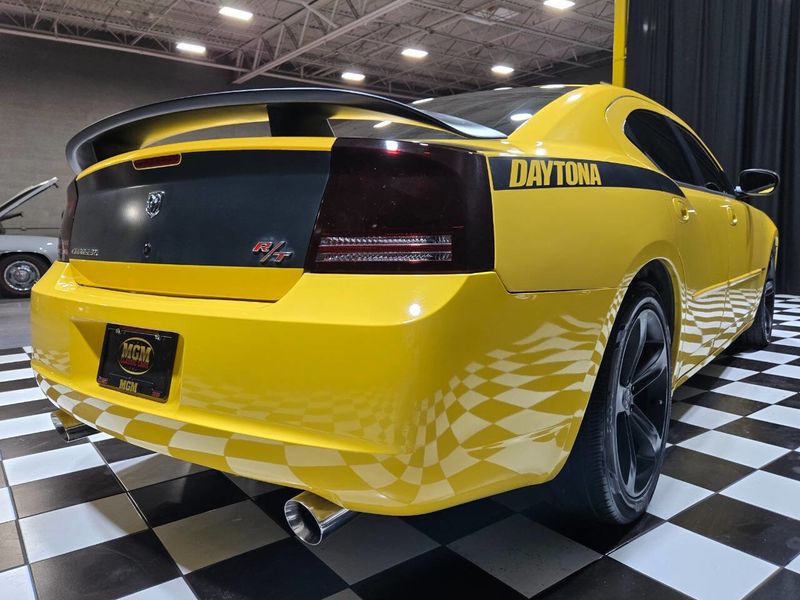 2006 Dodge Charger 4dr Sedan R/T RWD - 22974824 - 31