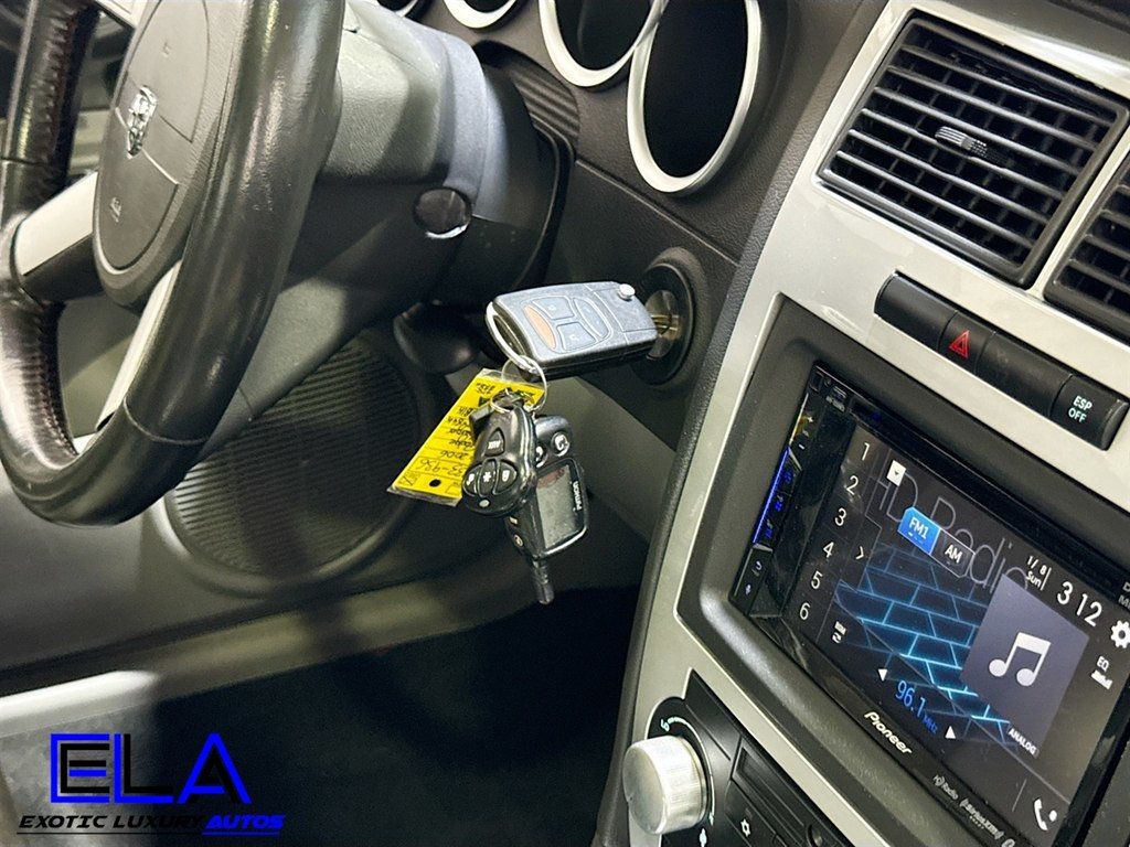 2006 Dodge Charger 4dr Sedan SRT8 RWD - 22952933 - 32