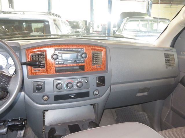 2006 Dodge Ram 2500 5.9 CUMMINS DIESEL 4X4 EXTRA CLEAN COLD AIR  - 23062377 - 37