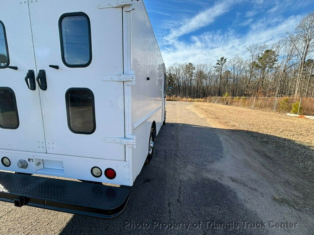 2006 Ford E350HD STEP VAN JUST 56k MILES! GREAT FOR A FOOD TRUCK! - 22973004 - 5