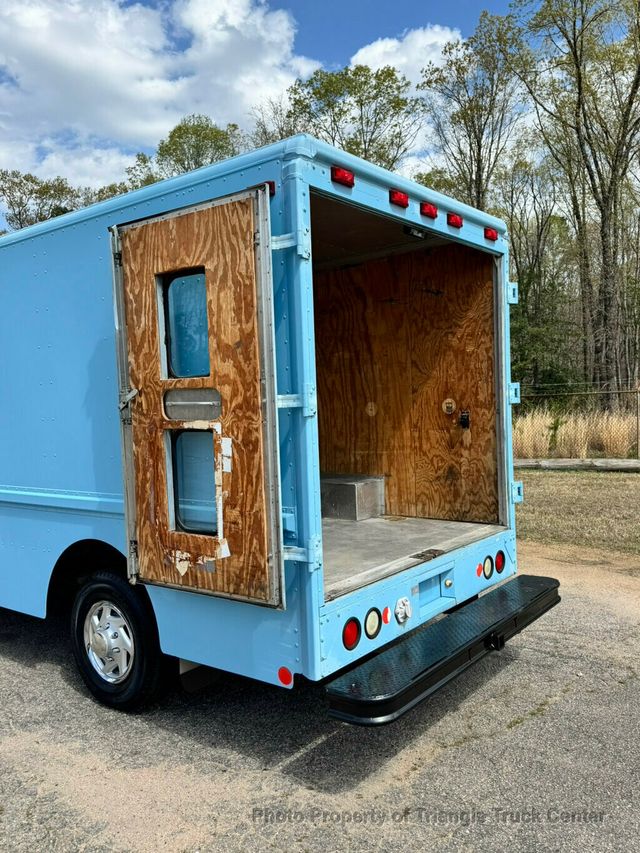 2006 Ford E350HD STEP VAN JUST 69k MILES! +PERFECT FOR A FOOD TRUCK! FINANCE OR LEASE! - 23002300 - 10