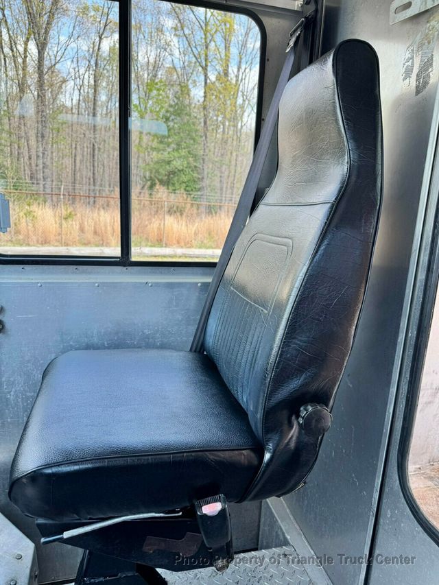 2006 Ford E350HD STEP VAN JUST 69k MILES! +PERFECT FOR A FOOD TRUCK! FINANCE OR LEASE! - 23002300 - 30