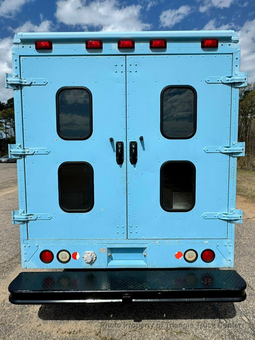 2006 Ford E350HD STEP VAN JUST 69k MILES! +PERFECT FOR A FOOD TRUCK! FINANCE OR LEASE! - 23002300 - 8