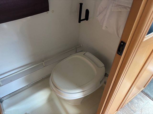 2006 Ford Econoline Cargo Van E-350 Recreational - 23009461 - 19