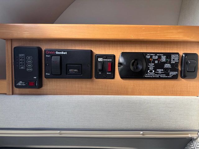 2006 Ford Econoline Cargo Van E-350 Recreational - 23009461 - 21