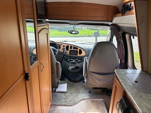 2006 Ford Econoline Cargo Van E-350 Recreational - 23009461 - 24