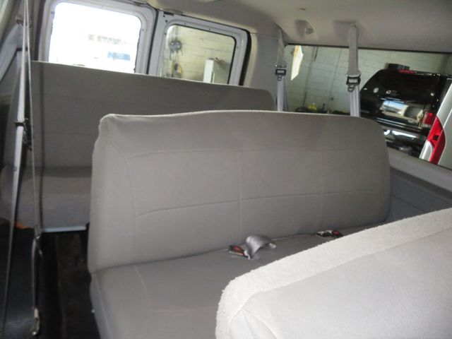 2006 Ford Econoline Wagon ECONOLINE E350 SUPER DUTY 12 PASSENGER VAN LOW LOW MILES  - 22936076 - 19