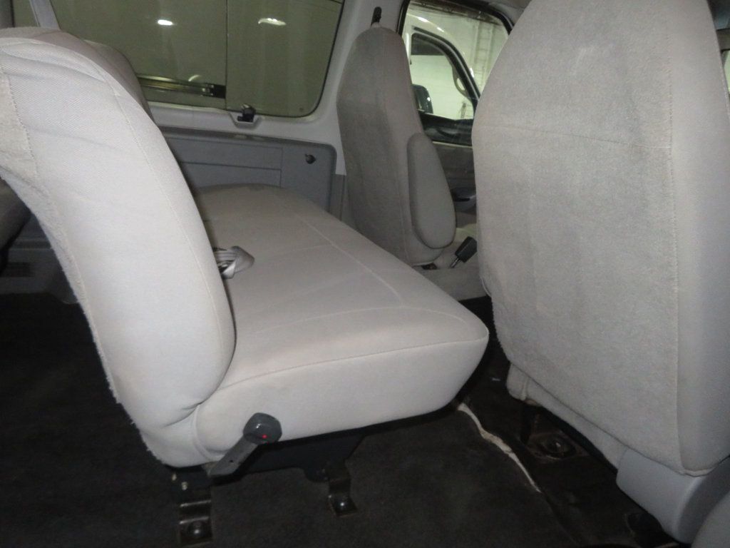 2006 Ford Econoline Wagon ECONOLINE E350 SUPER DUTY 12 PASSENGER VAN LOW LOW MILES - 22936076 - 22