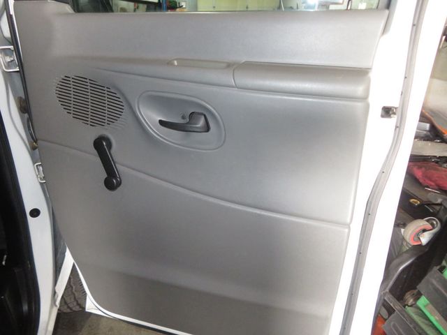 2006 Ford Econoline Wagon ECONOLINE E350 SUPER DUTY 12 PASSENGER VAN LOW LOW MILES  - 22936076 - 23