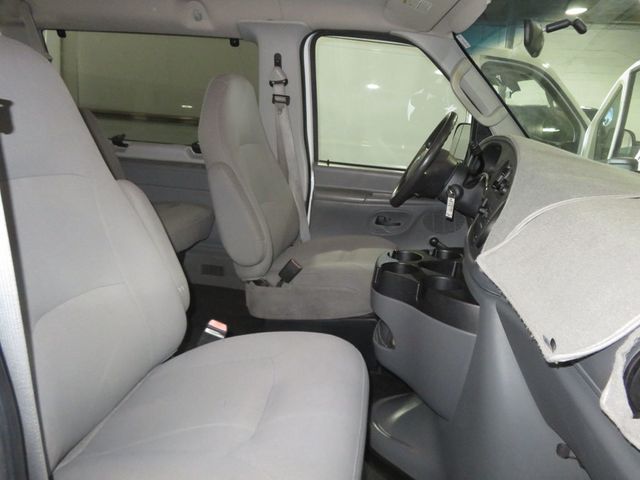 2006 Ford Econoline Wagon ECONOLINE E350 SUPER DUTY 12 PASSENGER VAN LOW LOW MILES  - 22936076 - 25