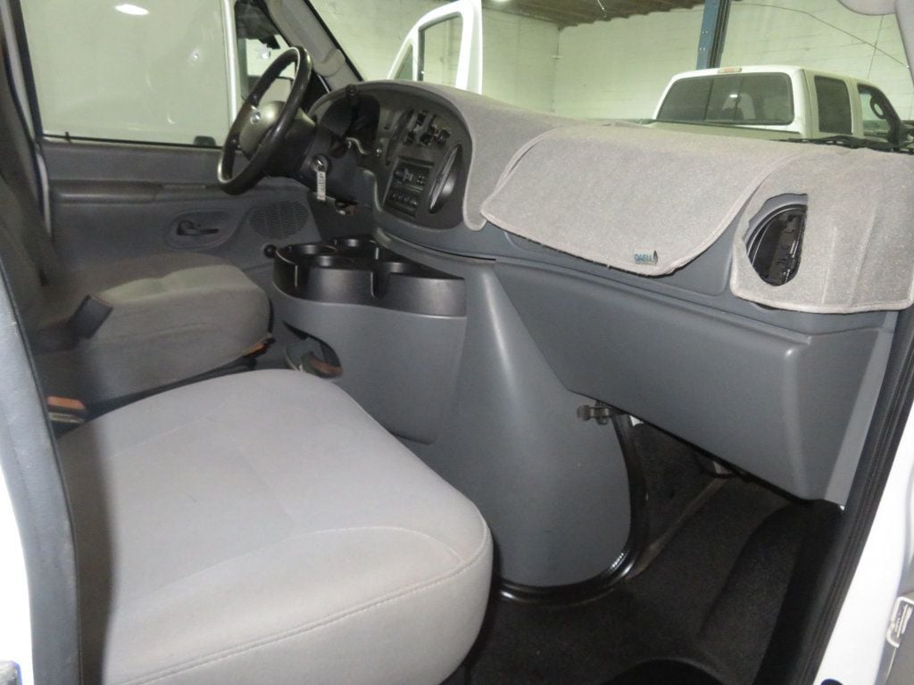 2006 Ford Econoline Wagon ECONOLINE E350 SUPER DUTY 12 PASSENGER VAN LOW LOW MILES - 22936076 - 26