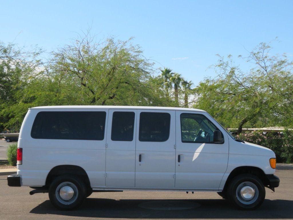 2006 Ford Econoline Wagon ECONOLINE E350 SUPER DUTY 12 PASSENGER VAN LOW LOW MILES - 22936076 - 2