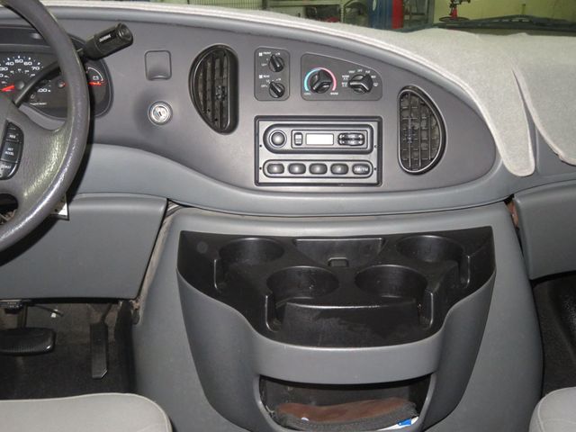 2006 Ford Econoline Wagon ECONOLINE E350 SUPER DUTY 12 PASSENGER VAN LOW LOW MILES  - 22936076 - 29