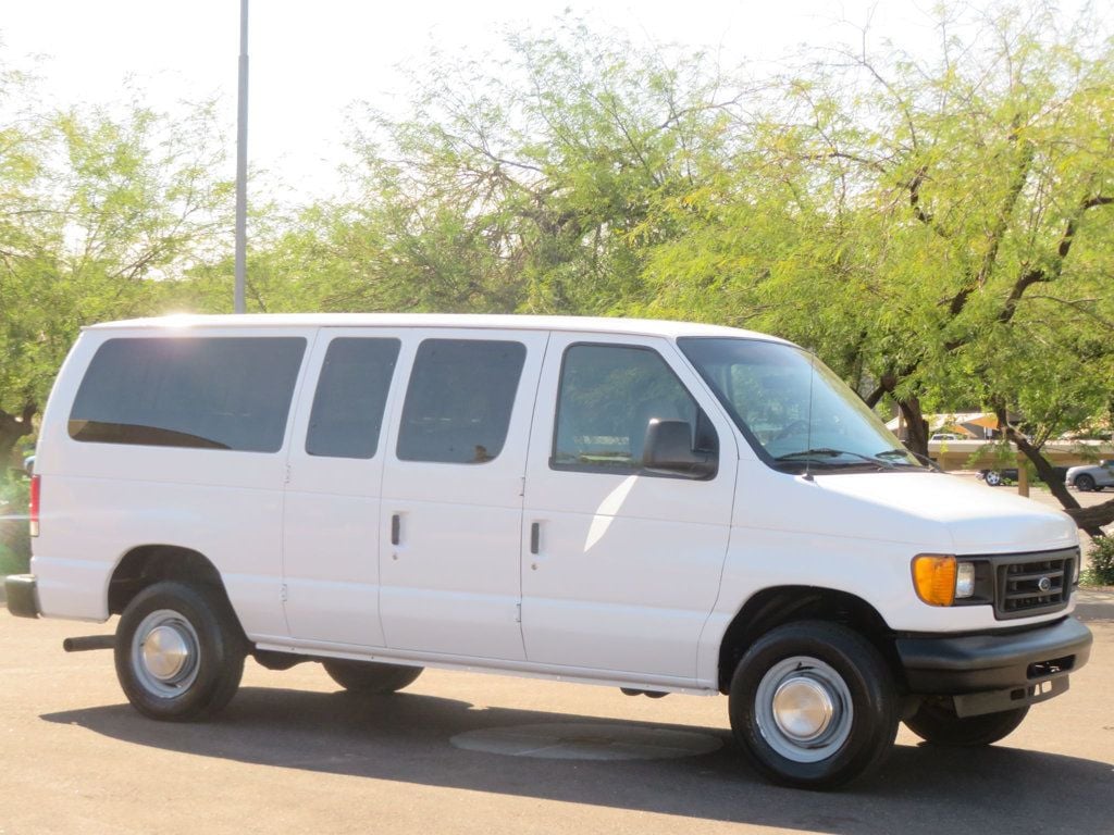 2006 Ford Econoline Wagon ECONOLINE E350 SUPER DUTY 12 PASSENGER VAN LOW LOW MILES - 22936076 - 3