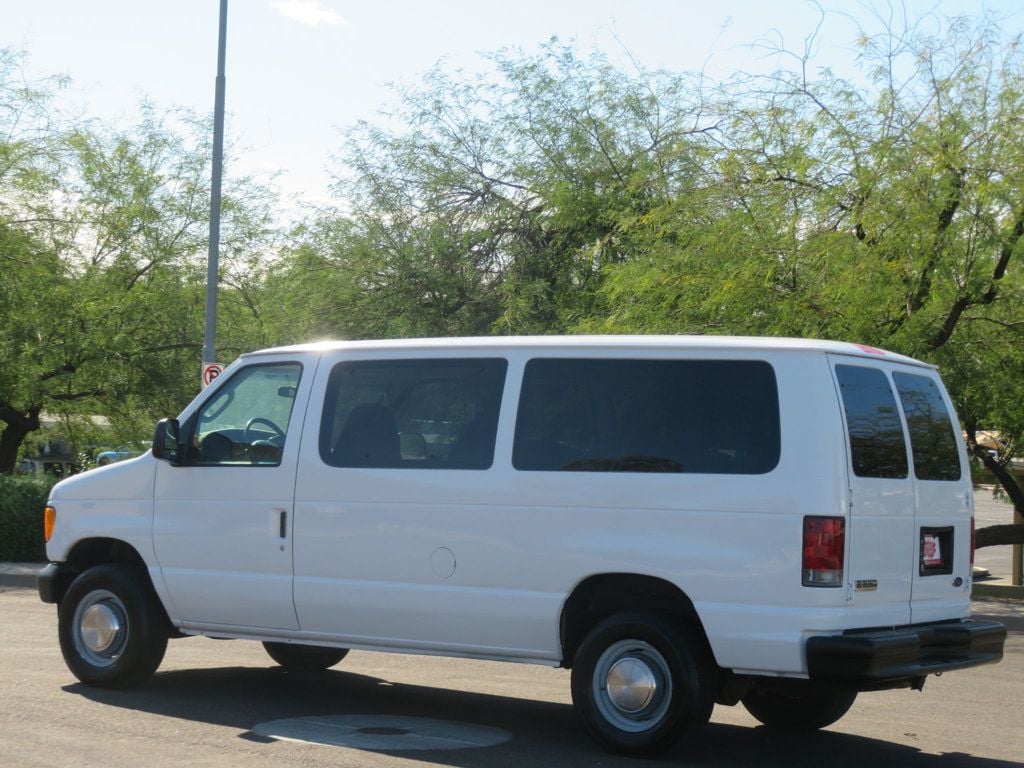 2006 Ford Econoline Wagon ECONOLINE E350 SUPER DUTY 12 PASSENGER VAN LOW LOW MILES - 22936076 - 4
