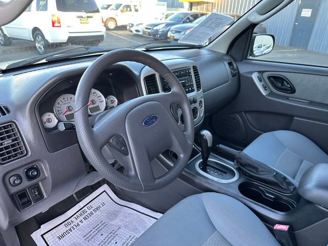2006 Ford Escape Hybrid Base 4dr SUV - 22999325 - 10