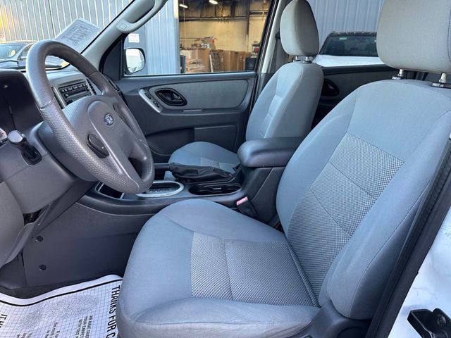 2006 Ford Escape Hybrid Base 4dr SUV - 22999325 - 12