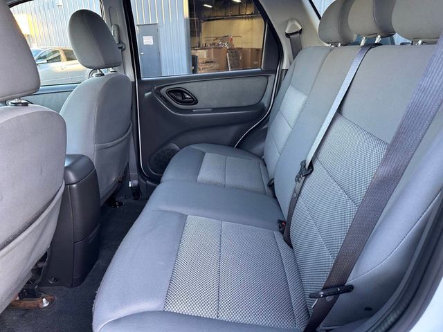 2006 Ford Escape Hybrid Base 4dr SUV - 22999325 - 14