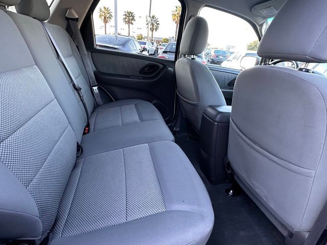 2006 Ford Escape Hybrid Base 4dr SUV - 22999325 - 15