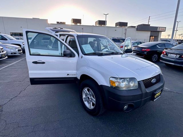 2006 Ford Escape Hybrid Base 4dr SUV - 22999325 - 26